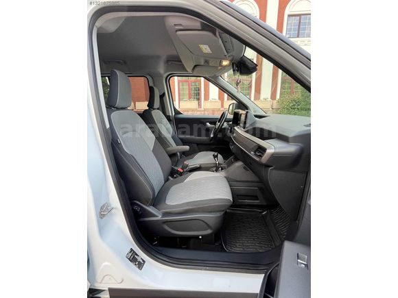 2024 MODEL FORD COURİER 1.5 EcoBlue TİTANİUM 40 BİN KM