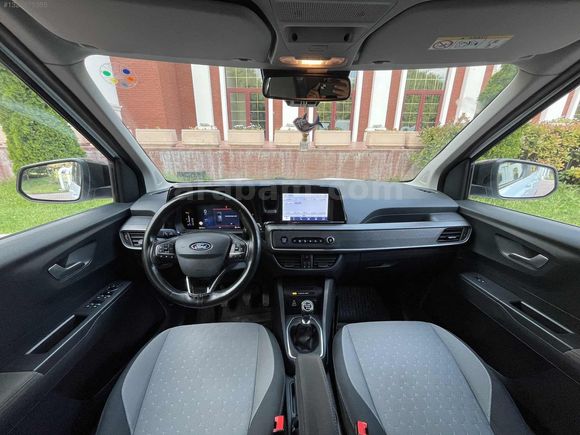 2024 MODEL FORD COURİER 1.5 EcoBlue TİTANİUM 40 BİN KM