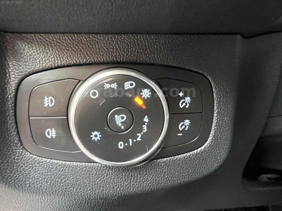 2024 MODEL FORD COURİER 1.5 EcoBlue TİTANİUM 40 BİN KM