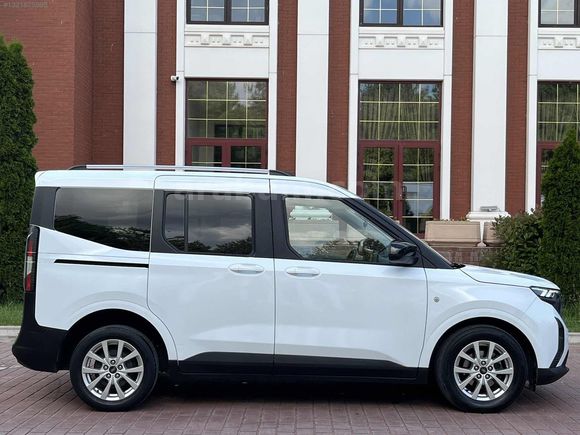 2024 MODEL FORD COURİER 1.5 EcoBlue TİTANİUM 40 BİN KM
