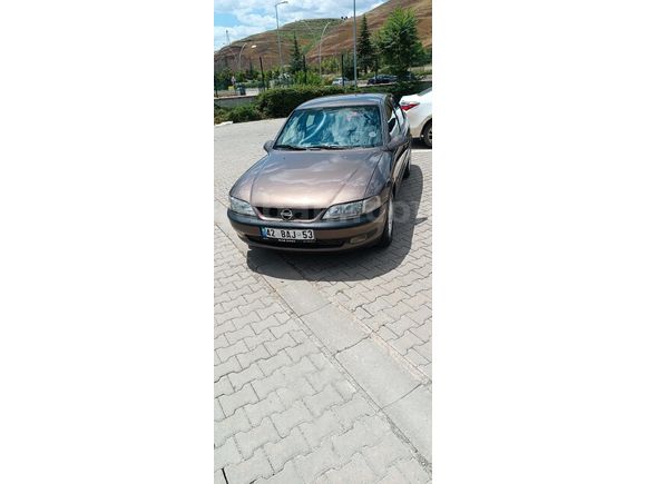 Sahibinden temiz ve bakımlı Opel Vectra 2.0 CD 1998 Model