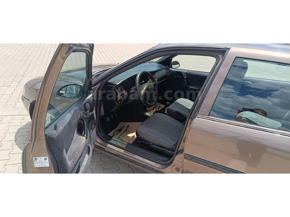Sahibinden temiz ve bakımlı Opel Vectra 2.0 CD 1998 Model