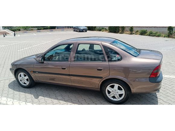 Sahibinden temiz ve bakımlı Opel Vectra 2.0 CD 1998 Model