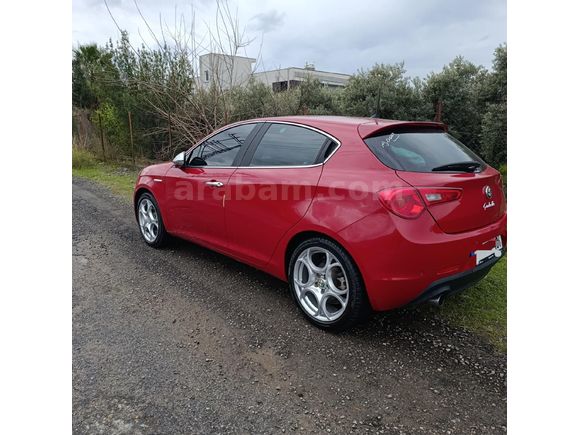 Sahibinden Alfa Romeo Giulietta 1.4 TB MultiAir Distinctive 2015 Model