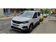 2023 ÇIKIŞLI AİLE ARACI