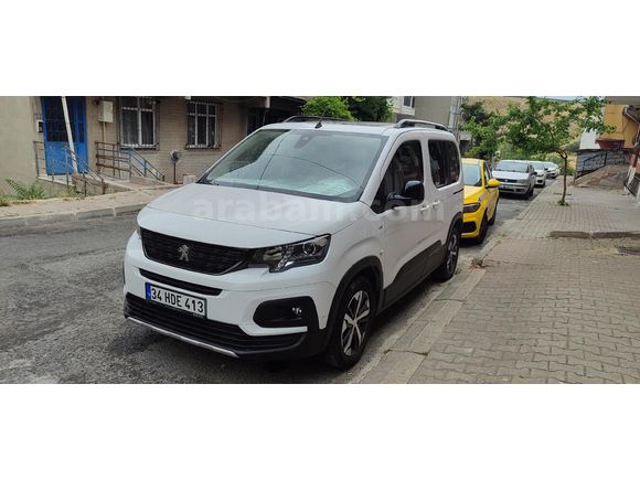 2023 ÇIKIŞLI AİLE ARACI pazarlık yok