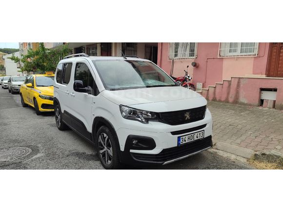 2023 ÇIKIŞLI AİLE ARACI pazarlık yok