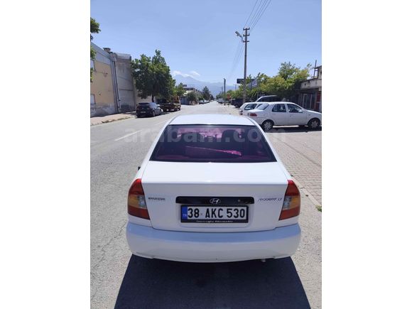 Tertemiz kondisyonda masrafsız 1.3 accent
