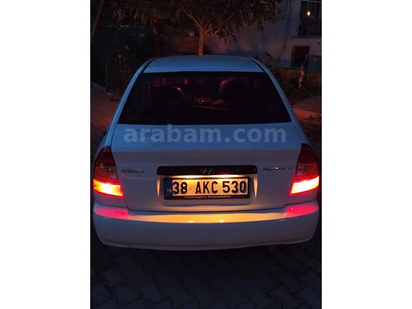 Tertemiz kondisyonda masrafsız 1.3 accent

