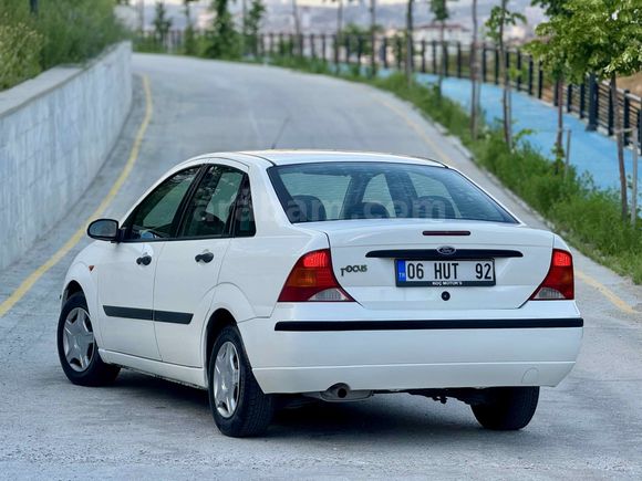 Galeriden Ford Focus 1.6 Comfort 2004 Model Ankara