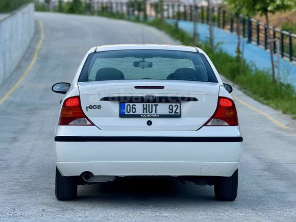 Galeriden Ford Focus 1.6 Comfort 2004 Model Ankara