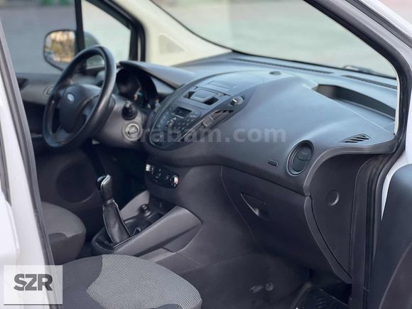 SZR MOTORS DAN 2014 MODEL KLİMALI FORD TRANSİT COURİER