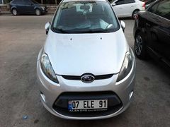 Sahibinden Otomatik Ford Fiesta 1.4 Trend 2011,Multimedia,navigasyon.USB,BT,iç kamera  