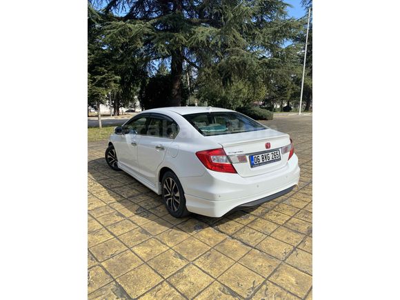 Sahibinden Honda Civic 1.6i VTEC Eco Elegance 2014 Model 