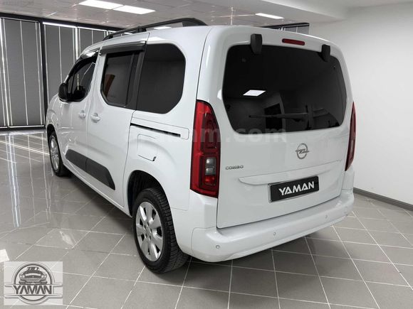 İLK ELDEN 2022 OPEL COMBO 1.5 D EDİTİON 22.000 KM MANUEL