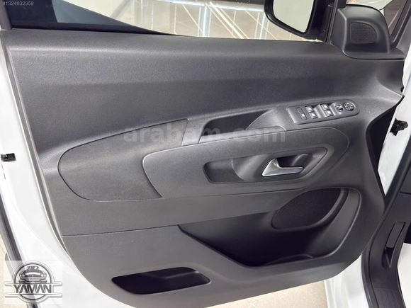İLK ELDEN 2022 OPEL COMBO 1.5 D EDİTİON 22.000 KM MANUEL
