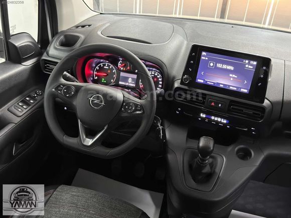 İLK ELDEN 2022 OPEL COMBO 1.5 D EDİTİON 22.000 KM MANUEL