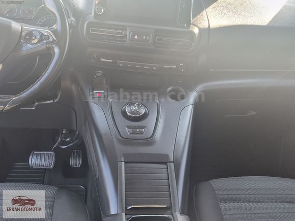 2021 - OTOMATİK VİTES - CAM TAVAN- ORTA KONSOL- HATASIZ- FULL..