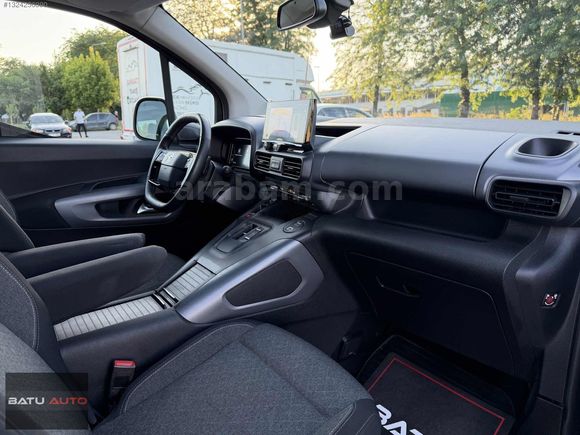 BATU AUTO'DAN 2024 OPEL COMBO 1.5DİZEL ULTİMATE CAM TAVAN !!!
