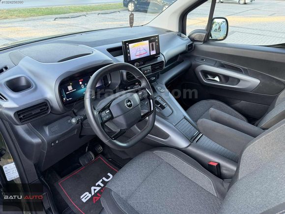 BATU AUTO'DAN 2024 OPEL COMBO 1.5DİZEL ULTİMATE CAM TAVAN !!!