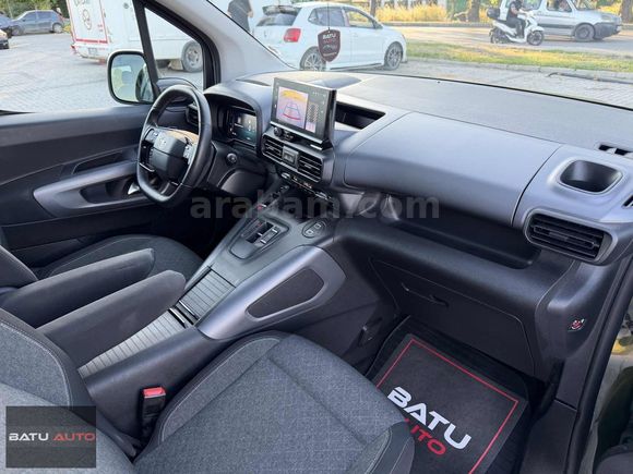 BATU AUTO'DAN 2024 OPEL COMBO 1.5DİZEL ULTİMATE CAM TAVAN !!!