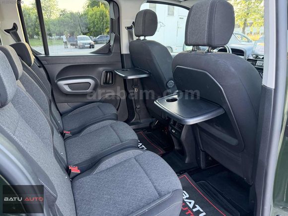 BATU AUTO'DAN 2024 OPEL COMBO 1.5DİZEL ULTİMATE CAM TAVAN !!!