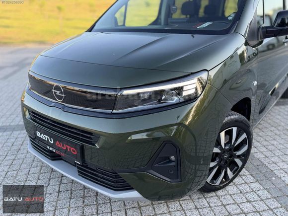 BATU AUTO'DAN 2024 OPEL COMBO 1.5DİZEL ULTİMATE CAM TAVAN !!!