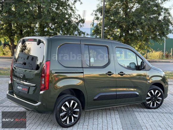 BATU AUTO'DAN 2024 OPEL COMBO 1.5DİZEL ULTİMATE CAM TAVAN !!!