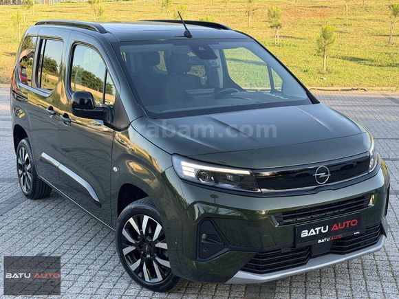 BATU AUTO'DAN 2024 OPEL COMBO 1.5DİZEL ULTİMATE CAM TAVAN !!!