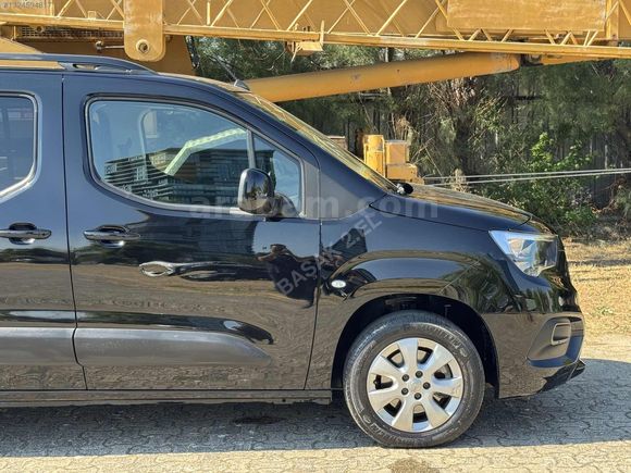 Başak Otomotiv 2.EL'den 2022 Combo Edition Hatasız 42 Bin KM