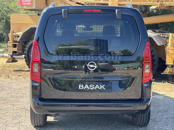 Başak Otomotiv 2.EL'den 2022 Combo Edition Hatasız 42 Bin KM
