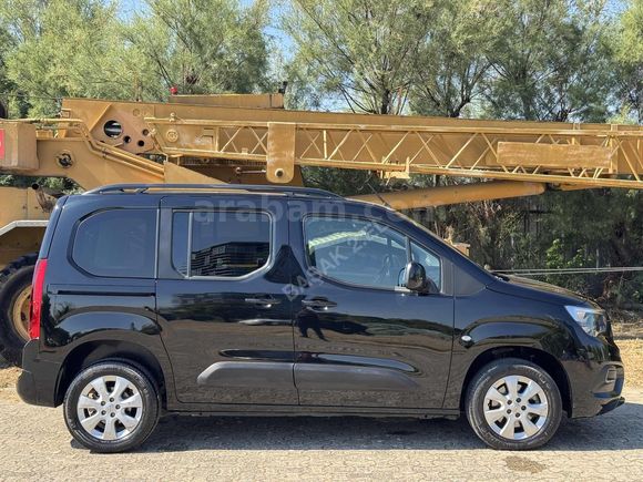 Başak Otomotiv 2.EL'den 2022 Combo Edition Hatasız 42 Bin KM