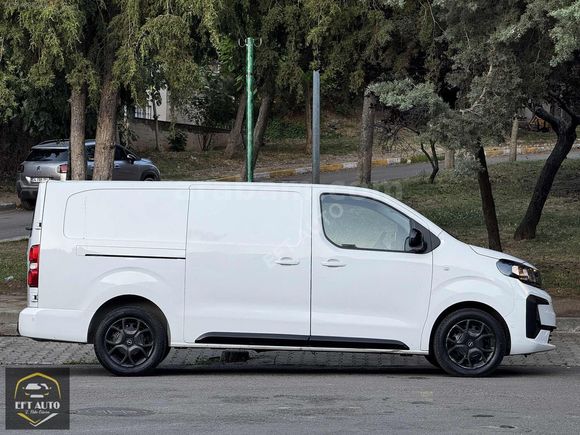 EFT AUTO'DAN OPEL VİVARO BOYASIZ TRAMERSİZ