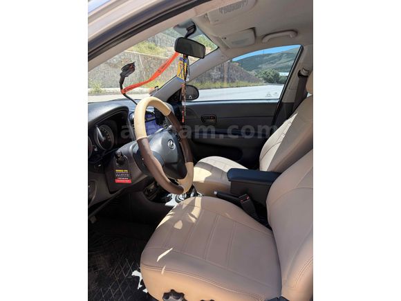 SAHİBİNDEN TERTEMİZ HYUNDAİ ACCENT ERA İÇİ BEJ CRDİ