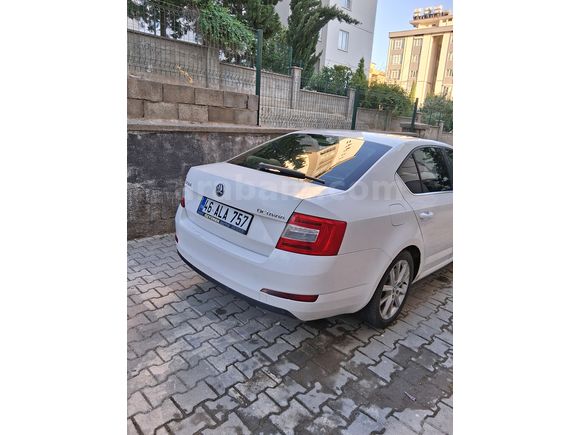 Sahibinden Skoda Octavia 1.6 TDI Elegance CR 2013 Model 