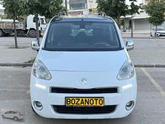 BOZAN OTOMOTİV DEN 2015 çıkışlı PEOGET PATNER ZENİT CAM TAVANLI