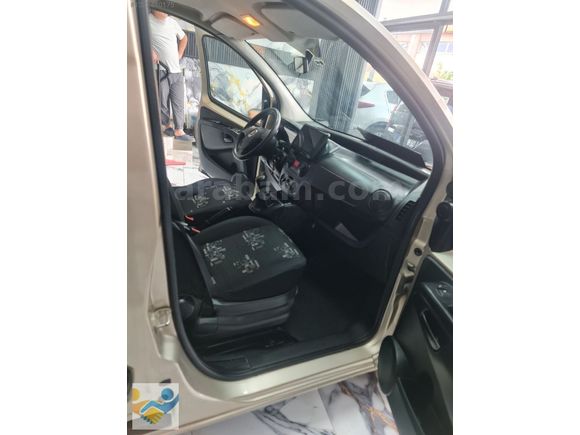 SİNYOR'DAN 120 BİNDE OTOMOBİL RUHSATLI DEĞİŞENSİZ LPG'Lİ BİBLO