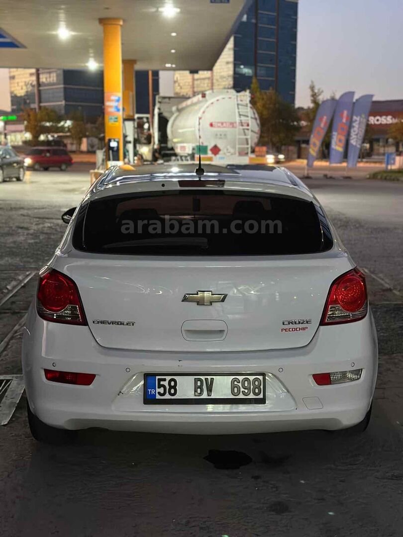 Sahibinden Chevrolet Cruze 1.6 LT Plus 2011 Model Sivas 206.000 km Beyaz 4