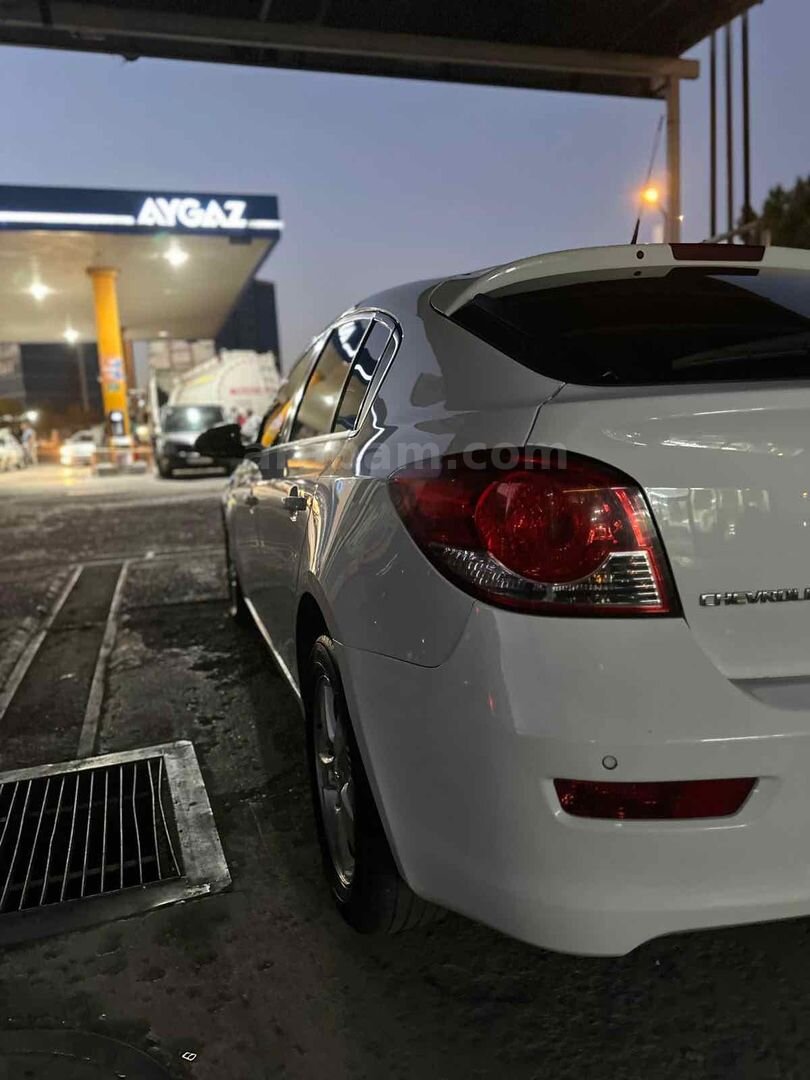 Sahibinden Chevrolet Cruze 1.6 LT Plus 2011 Model Sivas 206.000 km Beyaz 5