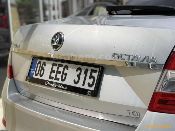 AK-CAR'dan OCTAVİA 2013 DSG-ELEGANCE CR -CAM TAVAN