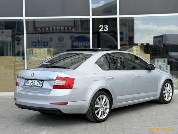 AK-CAR'dan OCTAVİA 2013 DSG-ELEGANCE CR -CAM TAVAN