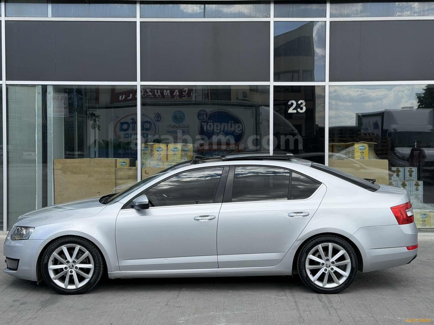 Galeriden Skoda Octavia 1.6 TDI Elegance CR 2013 Model Ankara 242.000 km Gri 4