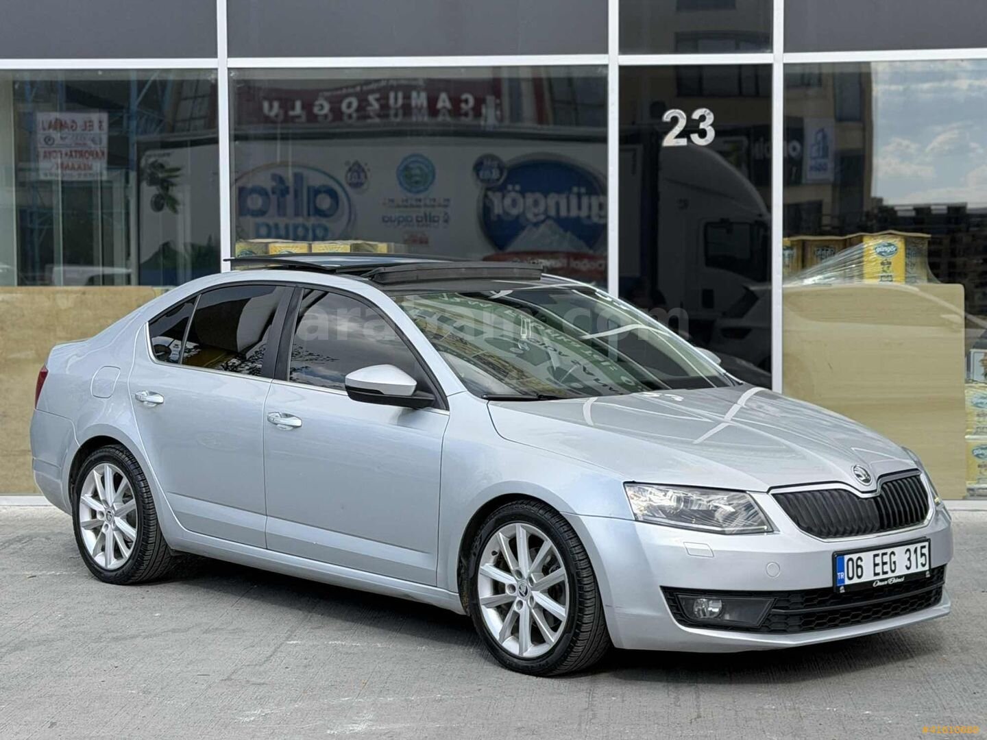 Galeriden Skoda Octavia 1.6 TDI Elegance CR 2013 Model Ankara 242.000 km Gri 3