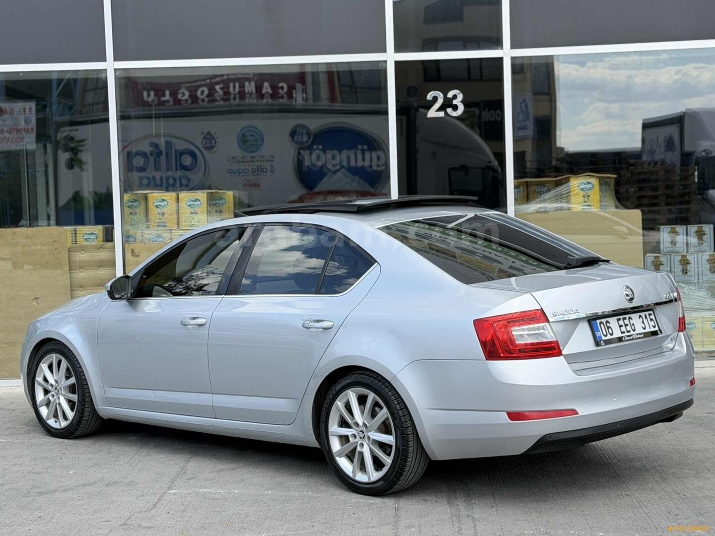Galeriden Skoda Octavia 1.6 TDI Elegance CR 2013 Model Ankara 242.000 km Gri 6