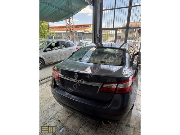 Bu temizlikte çıtır hasarlı Latitude 1.5