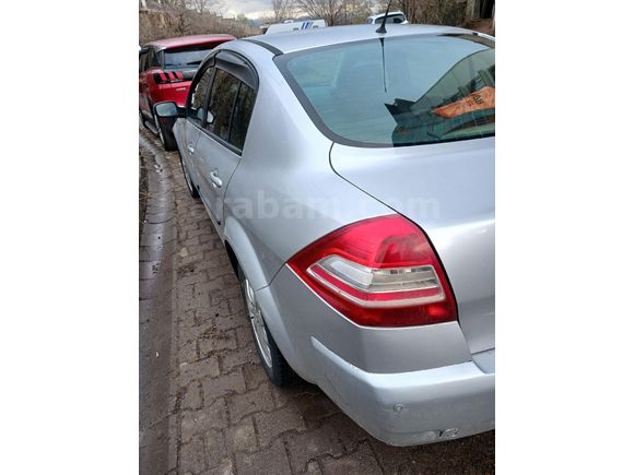 Sahibinden Renault Megane 1.4 Expression 2010 Model