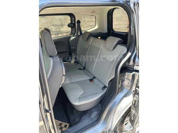 AcillSahibinden Ford Tourneo Courier 1.6 TDCi Titanium Plus 2017 Model 