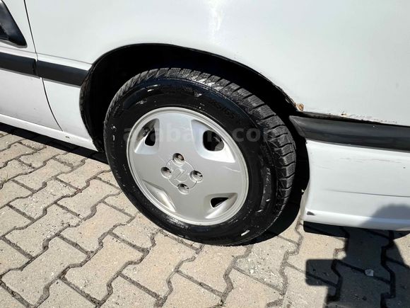 Galeriden Opel Vectra 2.0 GLS 1995 Model Edirne