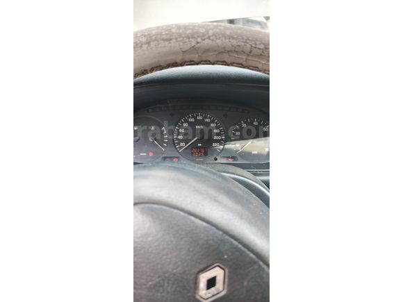Sahibinden Renault Megane 2.0 RXE 1998 Model