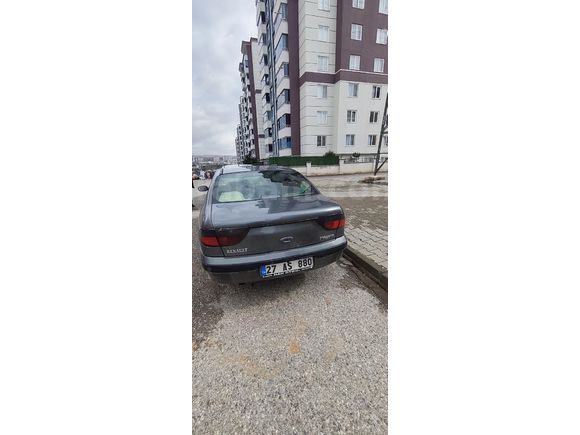 Sahibinden Renault Megane 2.0 RXE 1998 Model